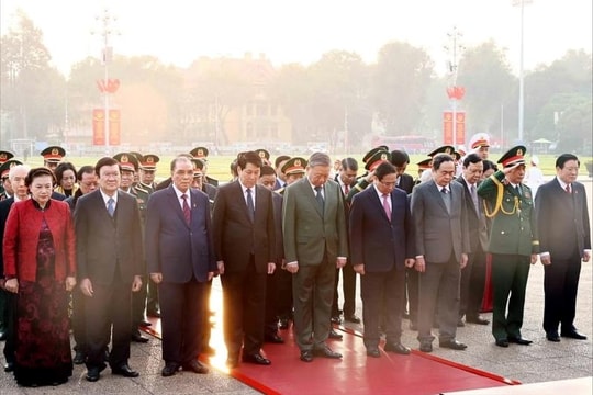 Lãnh đạo Đảng, Nhà nước, Quân ủy Trung ương vào Lăng viếng Chủ tịch Hồ Chí Minh