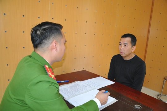 Khởi tố, tạm giam lái xe có nồng độ cồn còn chống người thi hành công vụ ở Bình Giang
