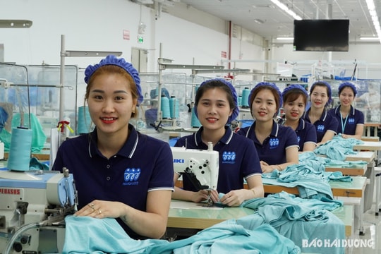 Lắm mối chi tiêu chờ... thưởng Tết