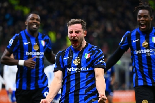 Thắng dễ Como 1907, Inter Milan áp sát ngôi đầu