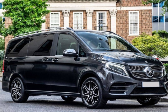 Mercedes-Benz Việt Nam triệu hồi 2 mẫu MPV cao cấp do lỗi bơm xăng