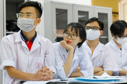 Bộ Y tế đề xuất miễn học phí cho sinh viên ngành y