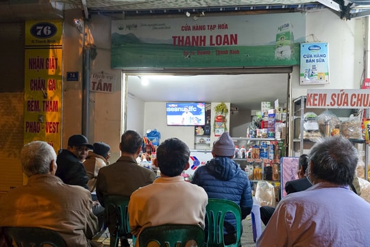 Người Hải Dương nhiệt tình cổ vũ đội tuyển Việt Nam trong trận bán kết lượt đi AFF Cup