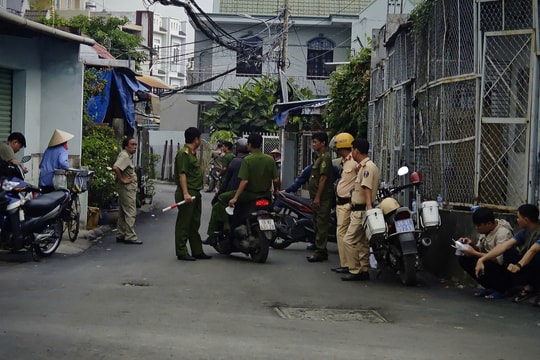 Cháy nhà 5 tầng ở TP Hồ Chí Minh, hai người chết