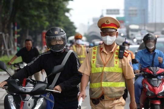 Vượt đèn đỏ bị phạt đến 20 triệu đồng, từ năm 2025 nhiều lỗi giao thông tăng mức phạt