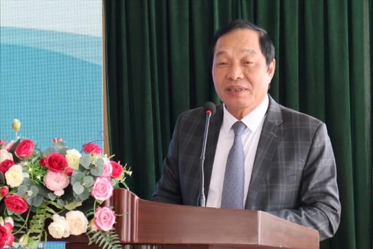 Mỗi hội viên phụ nữ trồng một cây xanh