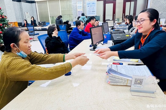 Tất bật ngân hàng những ngày cuối năm