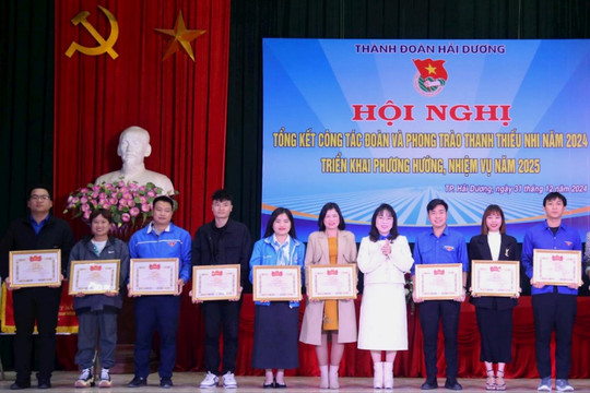 Khen thưởng 40 tập thể, cá nhân có thành tích xuất sắc trong hoạt động tại phố đi bộ Bạch Đằng