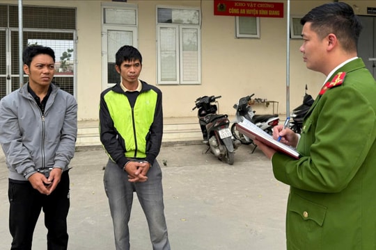 Tạm giam 2 đối tượng mua bán ma túy ở Bình Giang