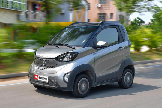 Ô tô điện Baojun E100 siêu nhỏ,  giá chưa tới 150 triệu đồng