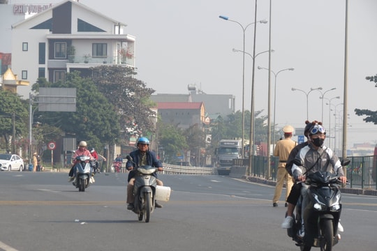 Nút giao có đèn đỏ tại TP Hải Dương ‘bỗng dưng’ trật tự từ khi có nghị định phạt nặng