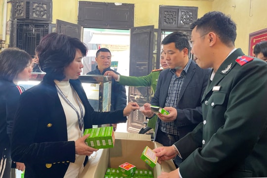 Phát hiện côn trùng, phân động vật tại khu vực sản xuất bánh cốm Nguyên Ninh ở Hà Nội