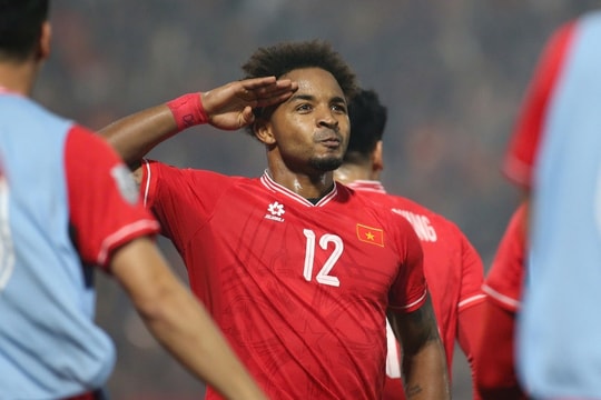 Nguyễn Xuân Son lập kỷ lục ghi bàn ở ASEAN Cup