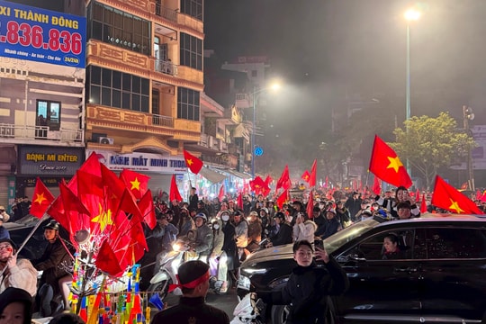 Người hâm mộ Hải Dương xuống đường mừng chiến thắng của tuyển Việt Nam