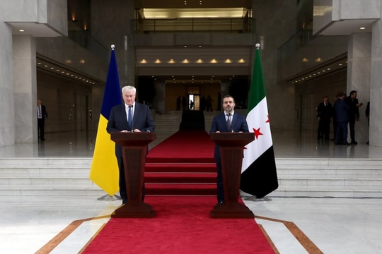 Mối quan hệ mới giữa Ukraine và chính phủ lâm thời Syria