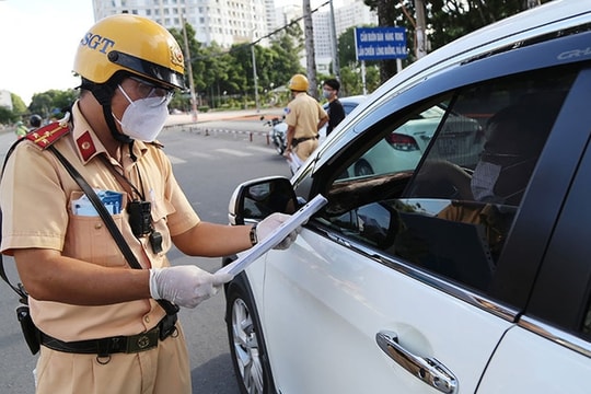 Các lỗi khiến người lái ô tô bị trừ gần hết điểm giấy phép lái xe