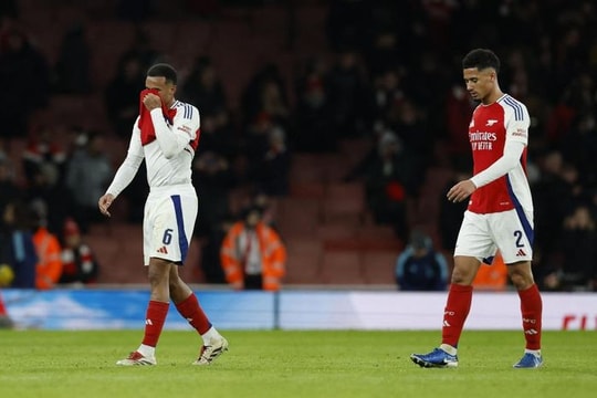 Thua toàn diện Newcastle, Arsenal lâm nguy