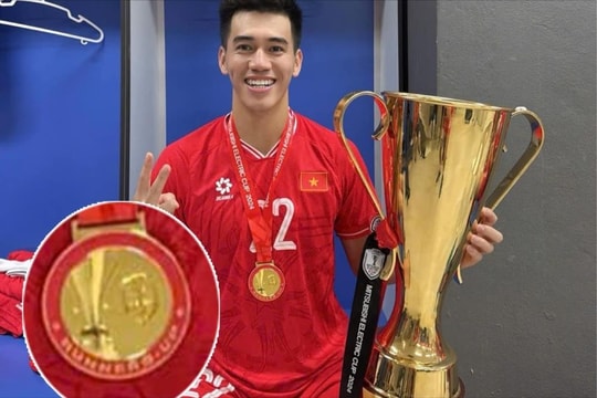 Tiến Linh gặp sự cố dở khóc dở cười về tấm huy chương vàng ASEAN Cup 2024