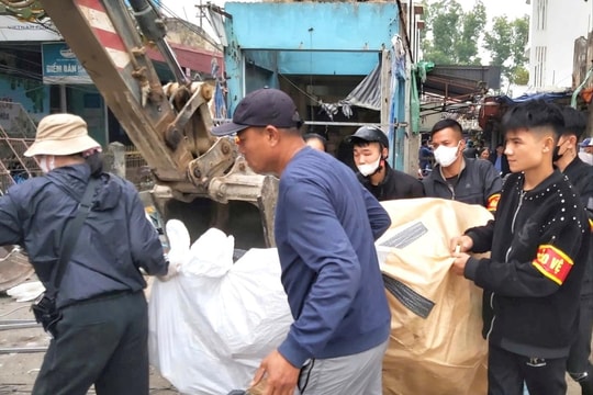 Hoàn thành cưỡng chế buộc khắc phục hậu quả tại khu vực chợ Phú Lộc (Cẩm Giàng) cũ