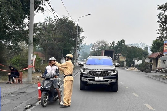 Ô tô không đăng ký, đăng kiểm, 1 lái xe ở Kinh Môn bị phạt 45 triệu đồng