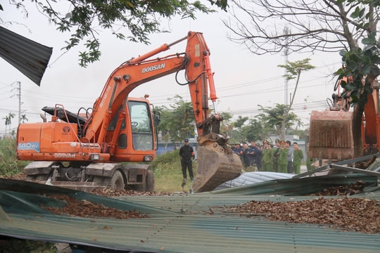 Thanh Hà cưỡng chế thu hồi đất thực hiện dự án khu dân cư mới xã Tân An và Thanh Khê