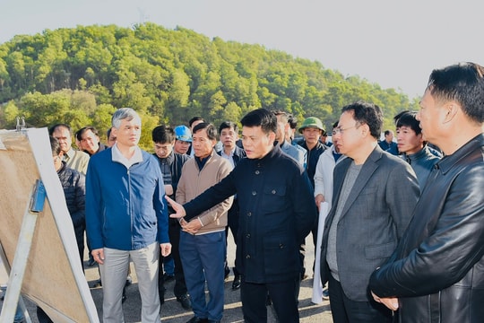 Thi công khẩn trương để hoàn thành đường vào khu di tích Côn Sơn - Kiếp Bạc trước Tết Nguyên đán