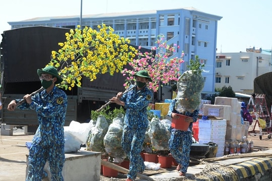 Gửi mùa xuân ra đảo