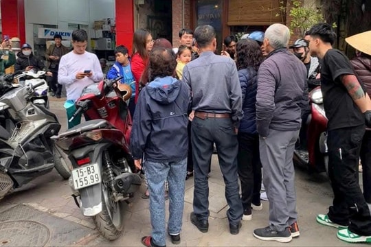Tìm được bé gái 3 tuổi bị người lạ dẫn khỏi trường mầm non
