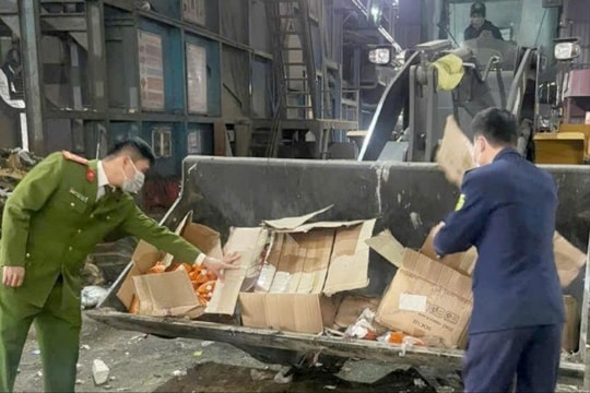 Tiêu hủy hơn 3.000 sản phẩm mỹ phẩm không rõ xuất xứ của hộ kinh doanh ở Bình Giang
