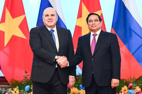 Thủ tướng Phạm Minh Chính chủ trì lễ đón Thủ tướng Nga