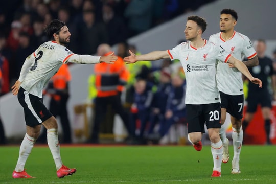 Liverpool chật vật giành 1 điểm trước Nottingham