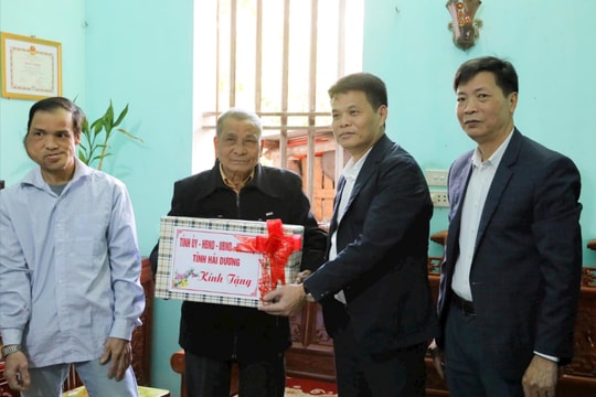 Chủ tịch UBND tỉnh Lê Ngọc Châu thăm, chúc Tết gia đình chính sách ở Thanh Miện