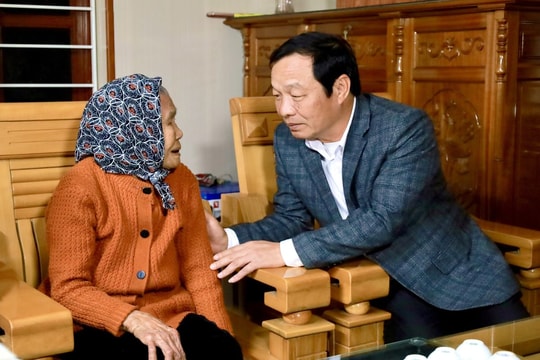 Mong các gia đình người có công đón xuân mới vui tươi, đầm ấm