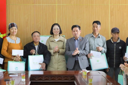 Ecopark Hải Dương trao 200 suất quà ‘Tết nhân ái, Xuân yêu thương’ cho người nghèo