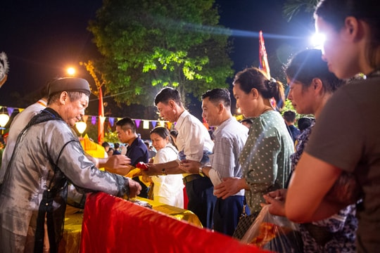 Hải Dương yêu cầu cán bộ, công chức, viên chức không đi lễ hội trong giờ hành chính