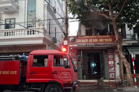 Cháy ở phố Tam Giang (TP Hải Dương), chủ nhà đang ngủ may mắn thoát nạn