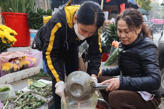 Nhiều mặt hàng tăng giá dịp lễ cúng ông Công, ông Táo