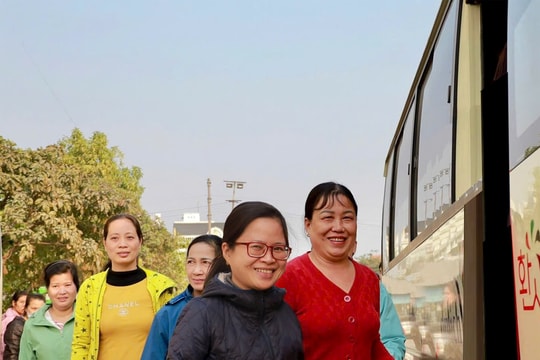 Sẻ chia với công nhân xa quê