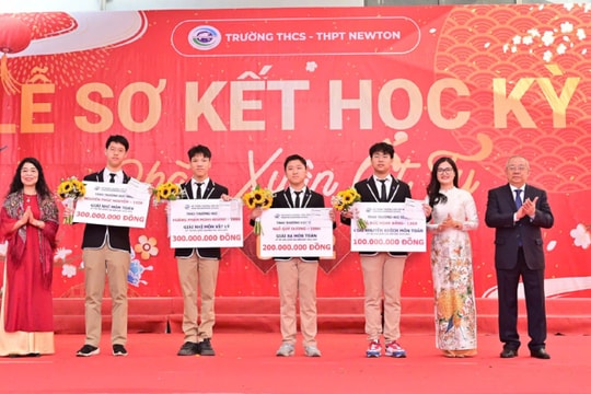 Trường tư ở Hà Nội thưởng cao nhất 300 triệu đồng cho học sinh đoạt giải quốc gia