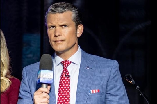 Thượng viện Mỹ phê chuẩn MC kênh Fox News làm Bộ trưởng Quốc phòng