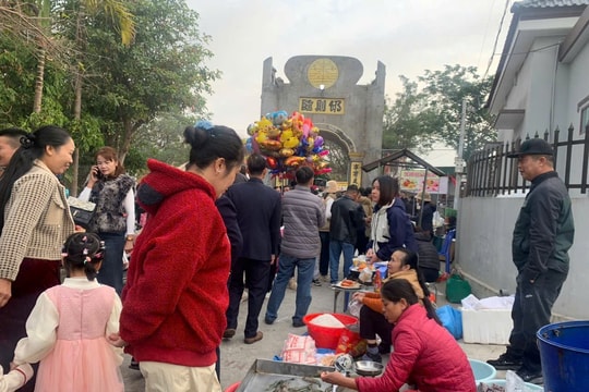 Mùng 2 Tết, rau xanh, thủy sản đắt hàng tại các chợ ở Hải Dương