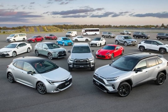 Toyota vững ngôi vương bán chạy nhất thế giới