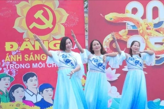 200 ca sĩ, diễn viên tham gia chương trình nghệ thuật 'Đảng là ánh sáng niềm tin trong mỗi chúng ta'