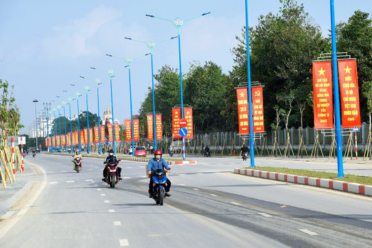 Thênh thang đường lớn ta đi