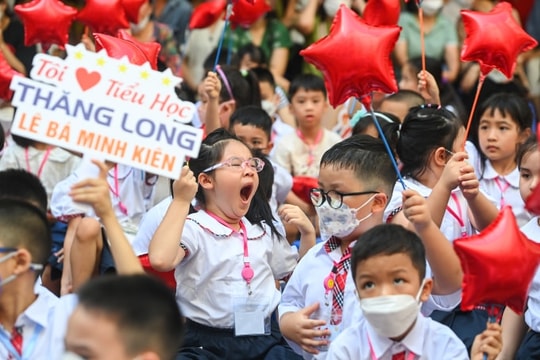 Cách tránh trẻ 'sốc tâm lý' khi đi học sau Tết