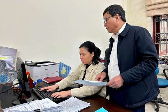2 lãnh đạo Trung tâm Văn hoá, Thể thao và Truyền thông huyện Ninh Giang xin nghỉ hưu trước tuổi