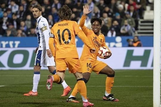 Real Madrid vào bán kết Cup Nhà vua sau cuộc rượt đuổi tỷ số