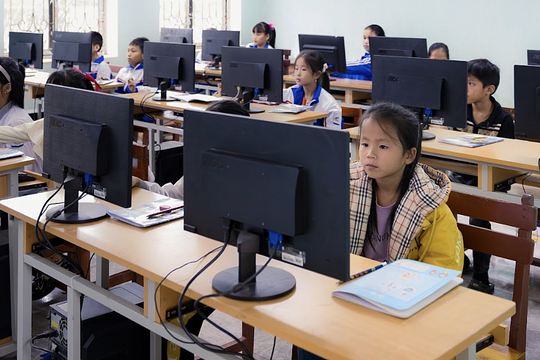 Người Việt học online miễn phí nhiều thứ hai thế giới