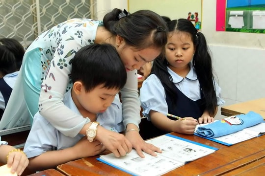 Giáo viên có được mở lớp rèn chữ đẹp, dạy kỹ năng tiền tiểu học?