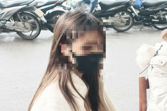 Nữ sinh 17 tuổi bị nhóm người đánh bầm giập, ép quỳ gối xin lỗi